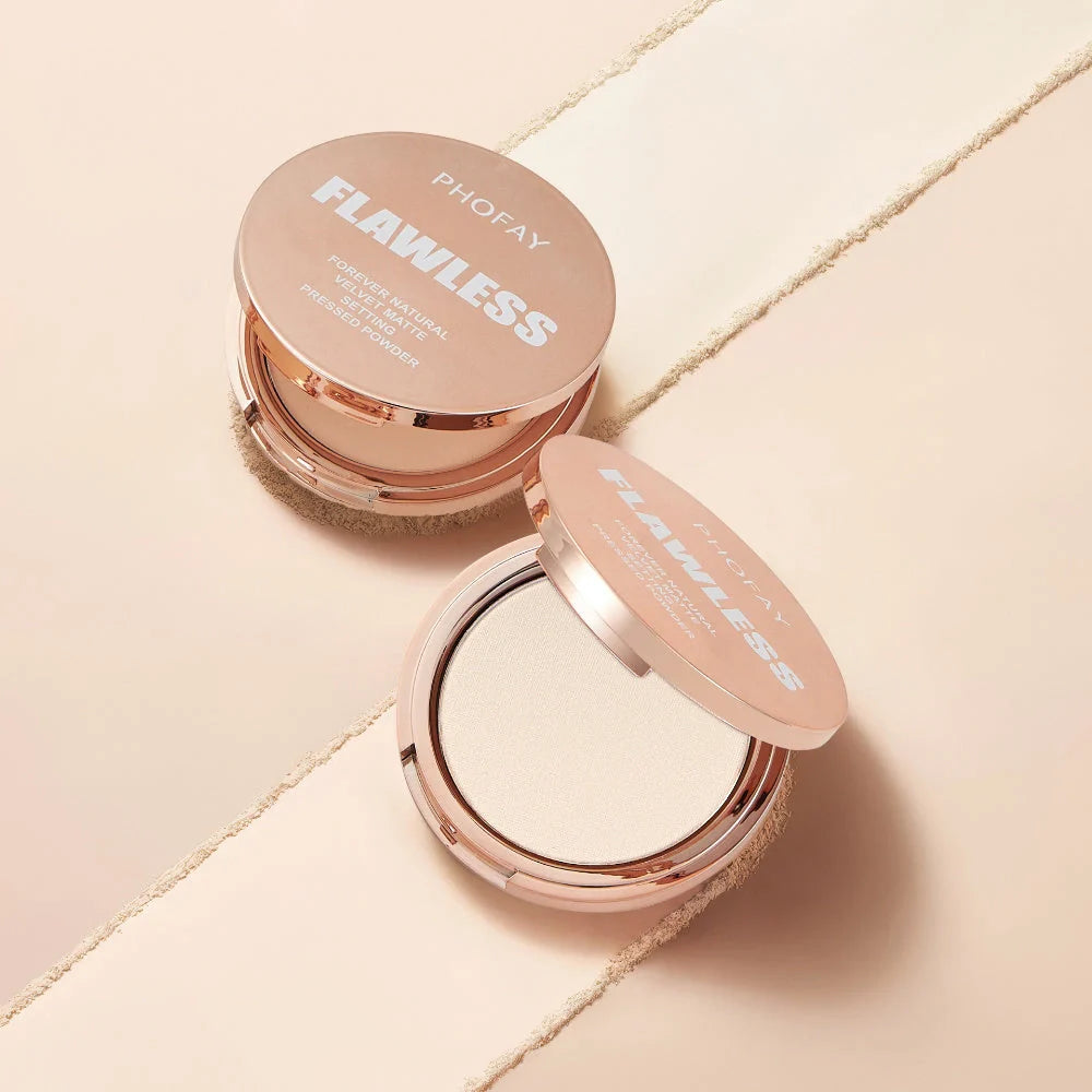 Mattifying pressed powder for a flawless, shine-free complexion with a smooth, poreless appearance