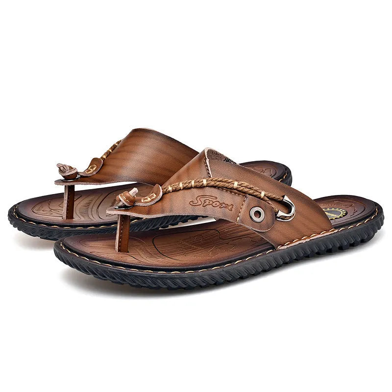 Men's casual slippers in four colours with a non-slip, wear-resistant sole and PU leather upper.