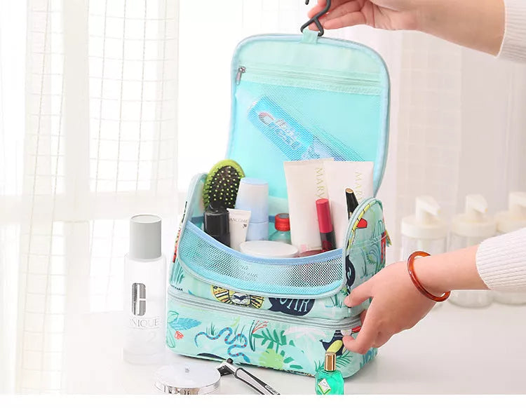 Large-capacity wash bag with 4 mesh compartments for organized travel and laundry