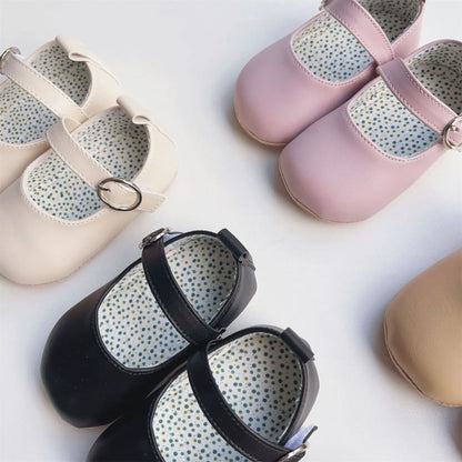 Baby girl toddler shoes with Velcro fastening, artificial PU upper, low top shape, available in five colours