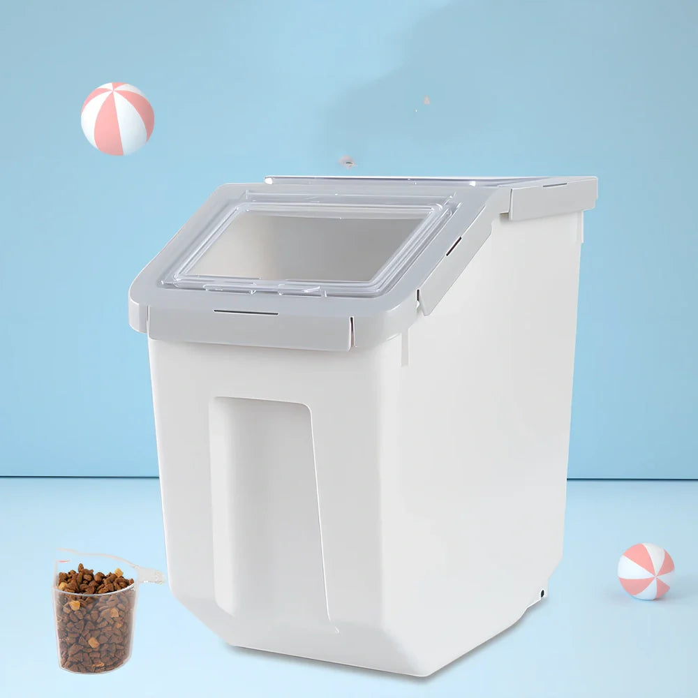 PP resin pet food storage bucket with airtight lid in matcha green colour, 2.5 litre capacity