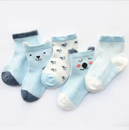 Vibrant 5-pack cotton kids' socks for boys and girls, perfect for summer comfort and style.