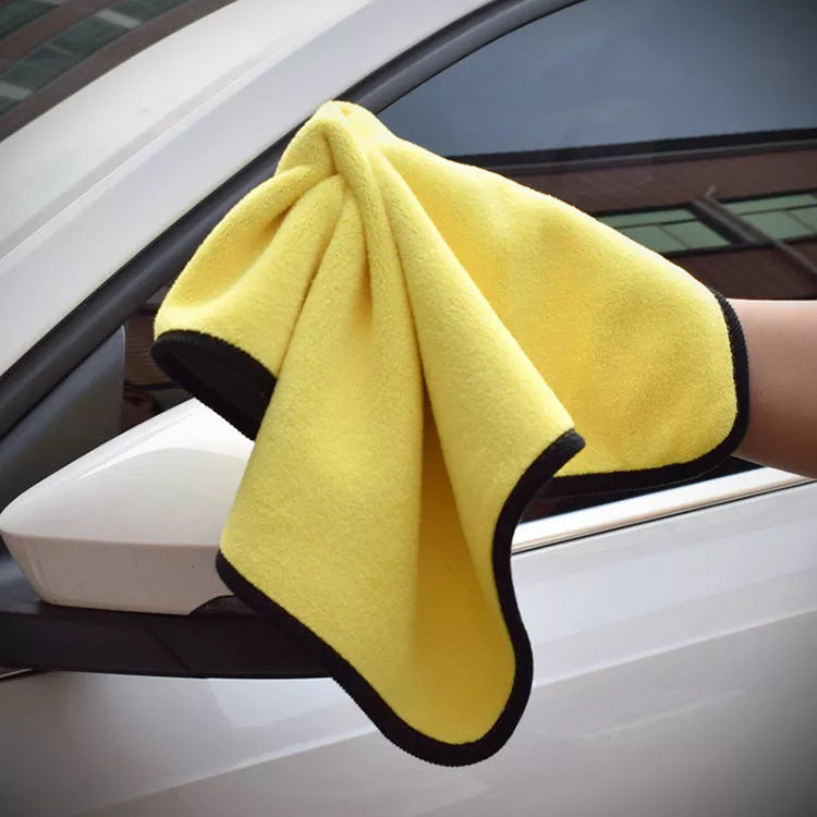 Two-color double-sided car wash towel for scratch-free cleaning, available in multiple sizes