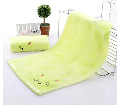 Bamboo fibre bath towel with kitten face pattern measuring 25x50cm in blue, green, pink or yellow