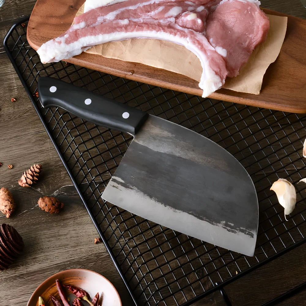 Hand-forged chopping knife with 17cm stainless steel blade and wooden handle