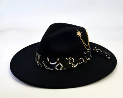 Wool-like autumn and winter felt cap in pendant pink and dark brown