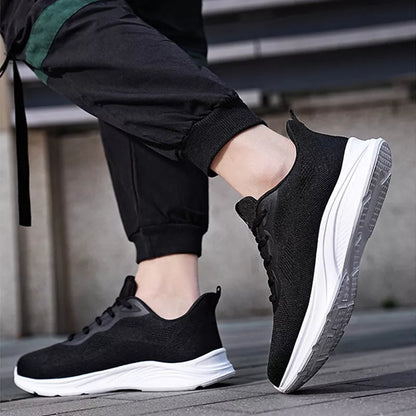 Men's lace-up running shoes with mesh upper in various colors