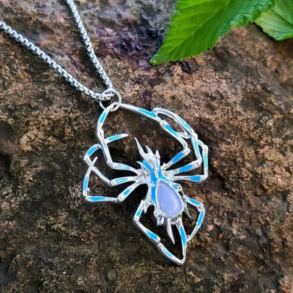 Arachneck Halloween Luminous Spider Necklace - A stainless steel necklace with a glowing zinc alloy spider detail that adds a spooky, eye-catching twist to any Halloween costume or outfit.