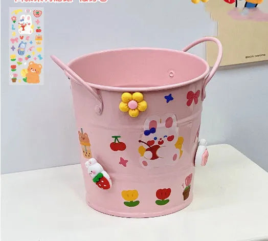 Round metal pen holder in multiple colours with 10cm diameter for student desk organisation