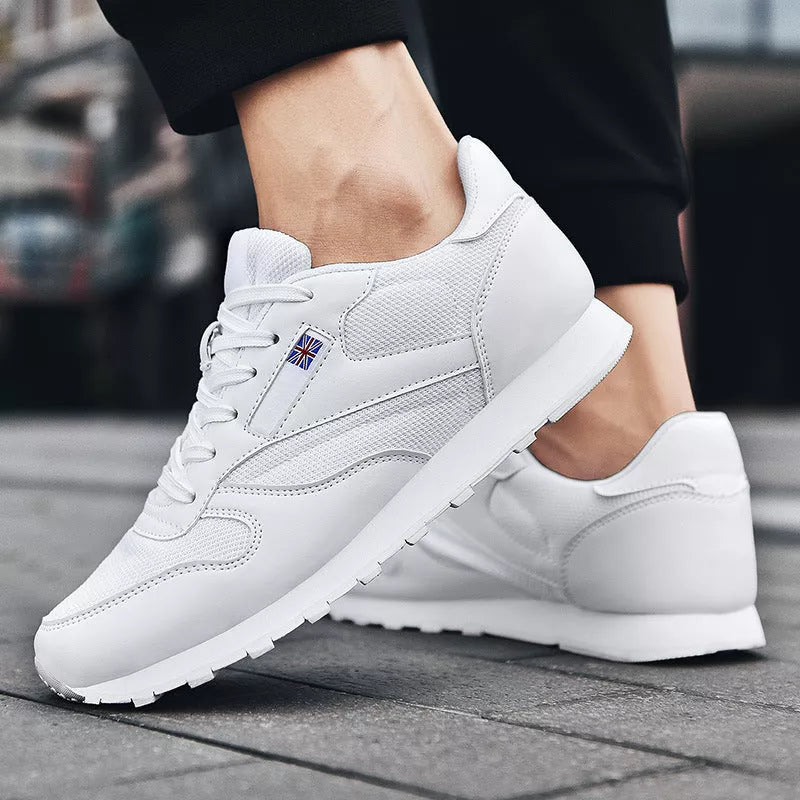 Men's lightweight running shoes with breathable technology in white and black