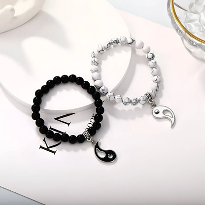 Geometric eight-diagram alloy bracelet with electroplated finish for unisex fashion wear