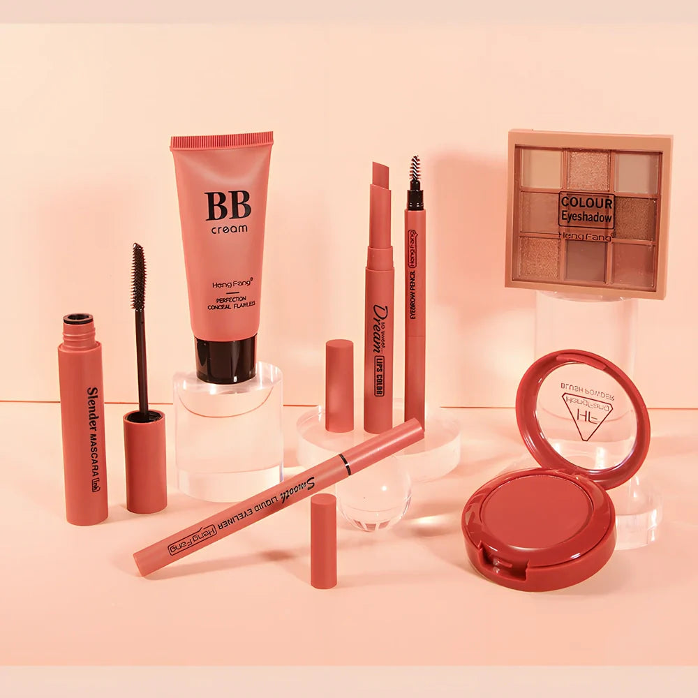 Heart-warming beauty gift box with 11 makeup pieces in organised compartments