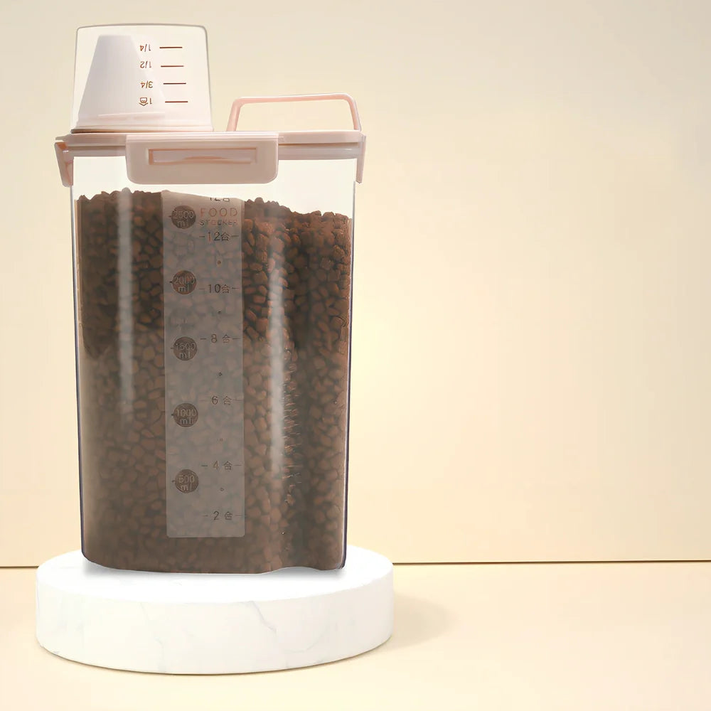 PP resin pet food storage bucket with airtight lid in matcha green colour, 2.5 litre capacity