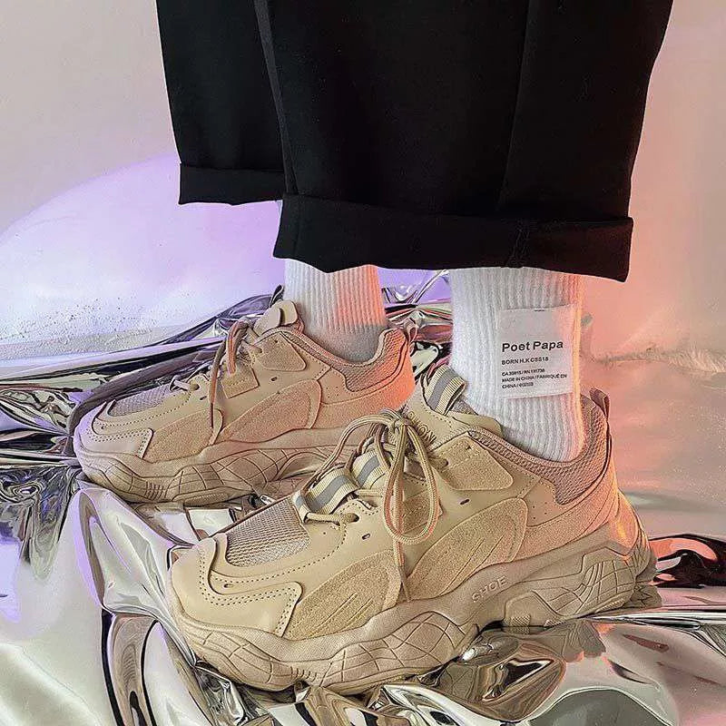 All-match Platform Running Sneakers in black with breathable PU upper and thick rubber sole