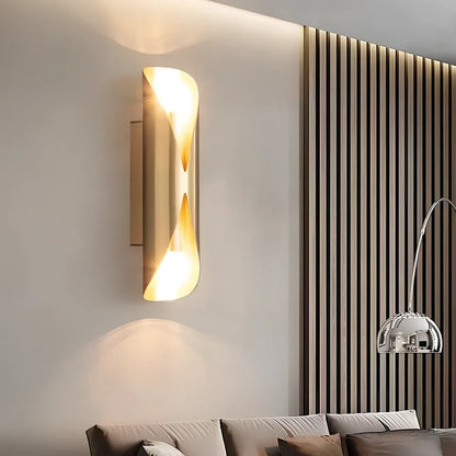 Copper wall lamp with matte black finish, 23cm × 5.5cm dimensions, warm light illumination