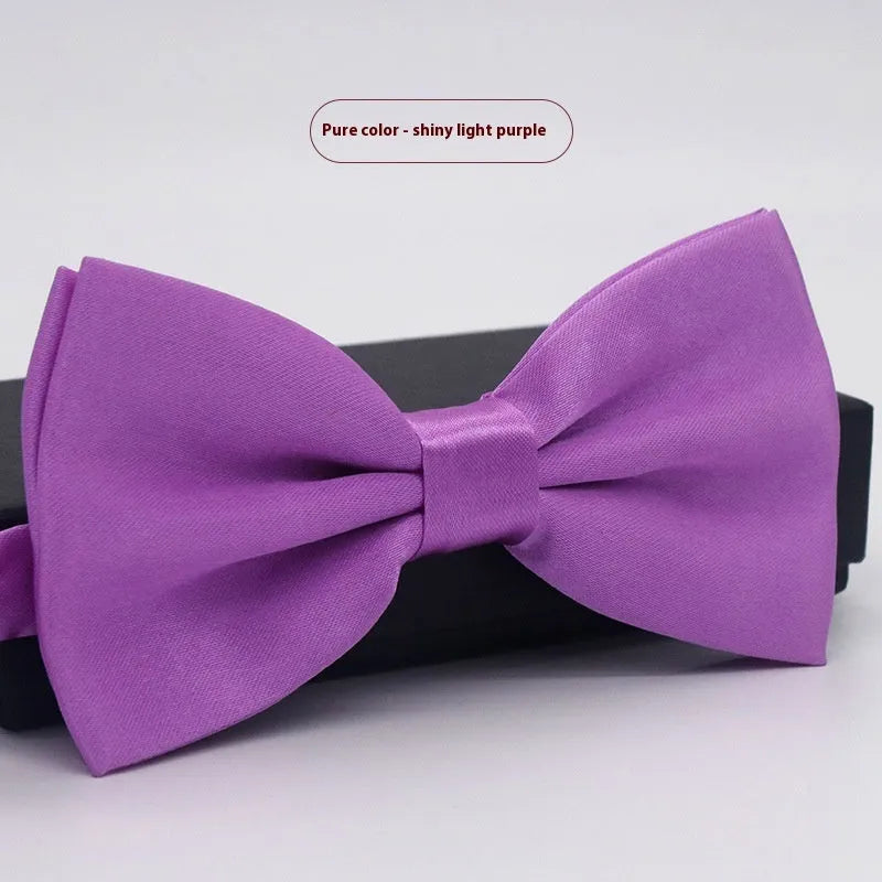 Flat-head self-tie bow tie in a wine red colour, showing its 12cm width and 6cm height dimensions.