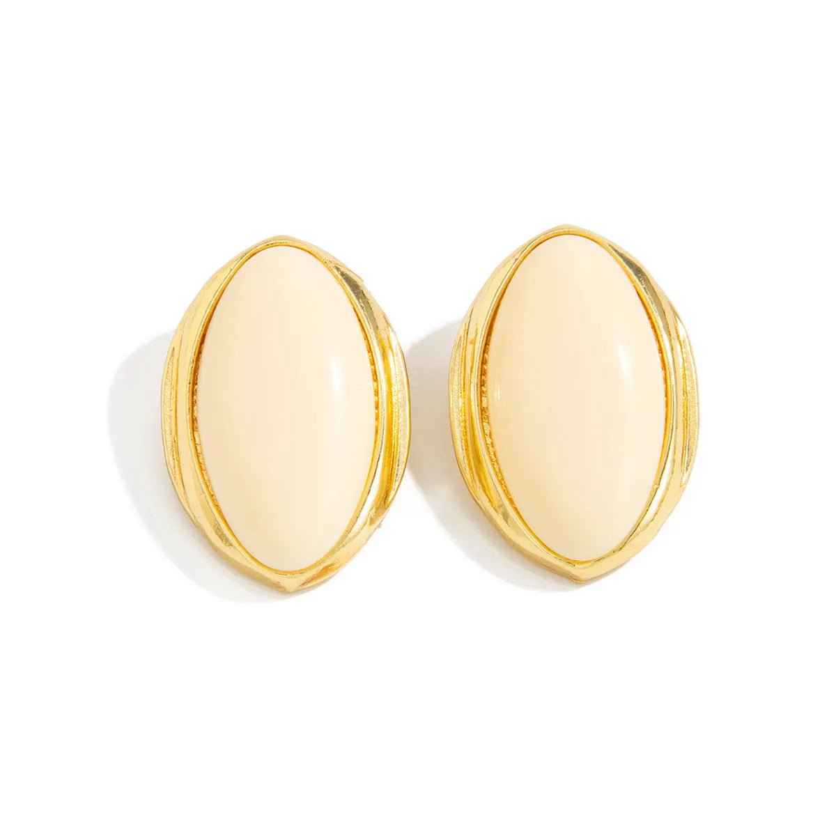 Gold-tone oval drop earrings with resin centre in French retro court style for women