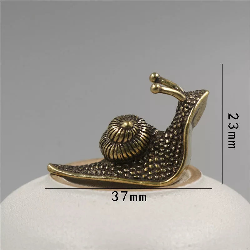 Brass tea pet snail decoration pure copper paperweight with pastoral design