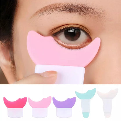 Multifunctional silicone eye makeup baffle for precise eyeliner and eyeshadow application