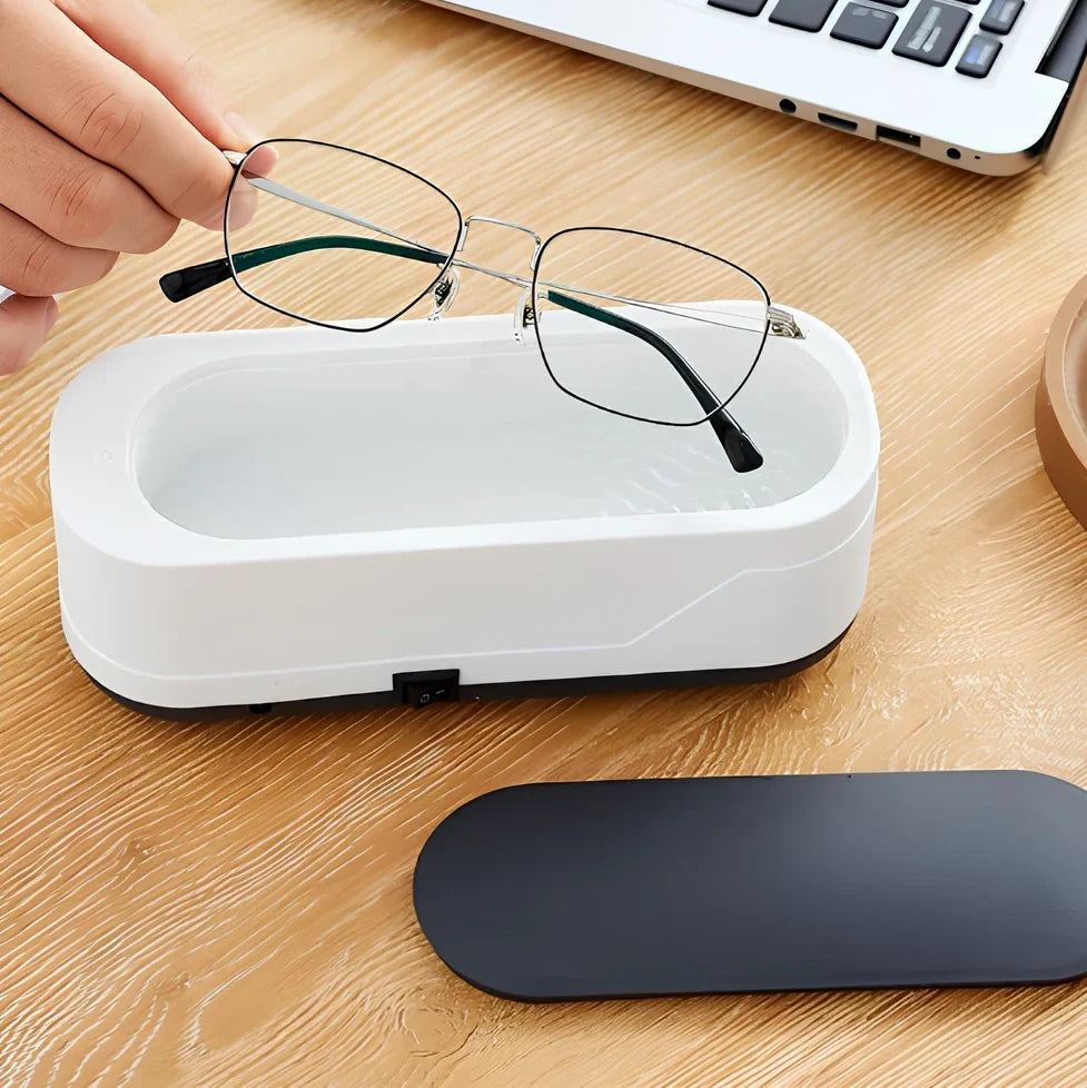 White ultrasonic glasses cleaner with 152mm chamber for cleaning eyewear and small items