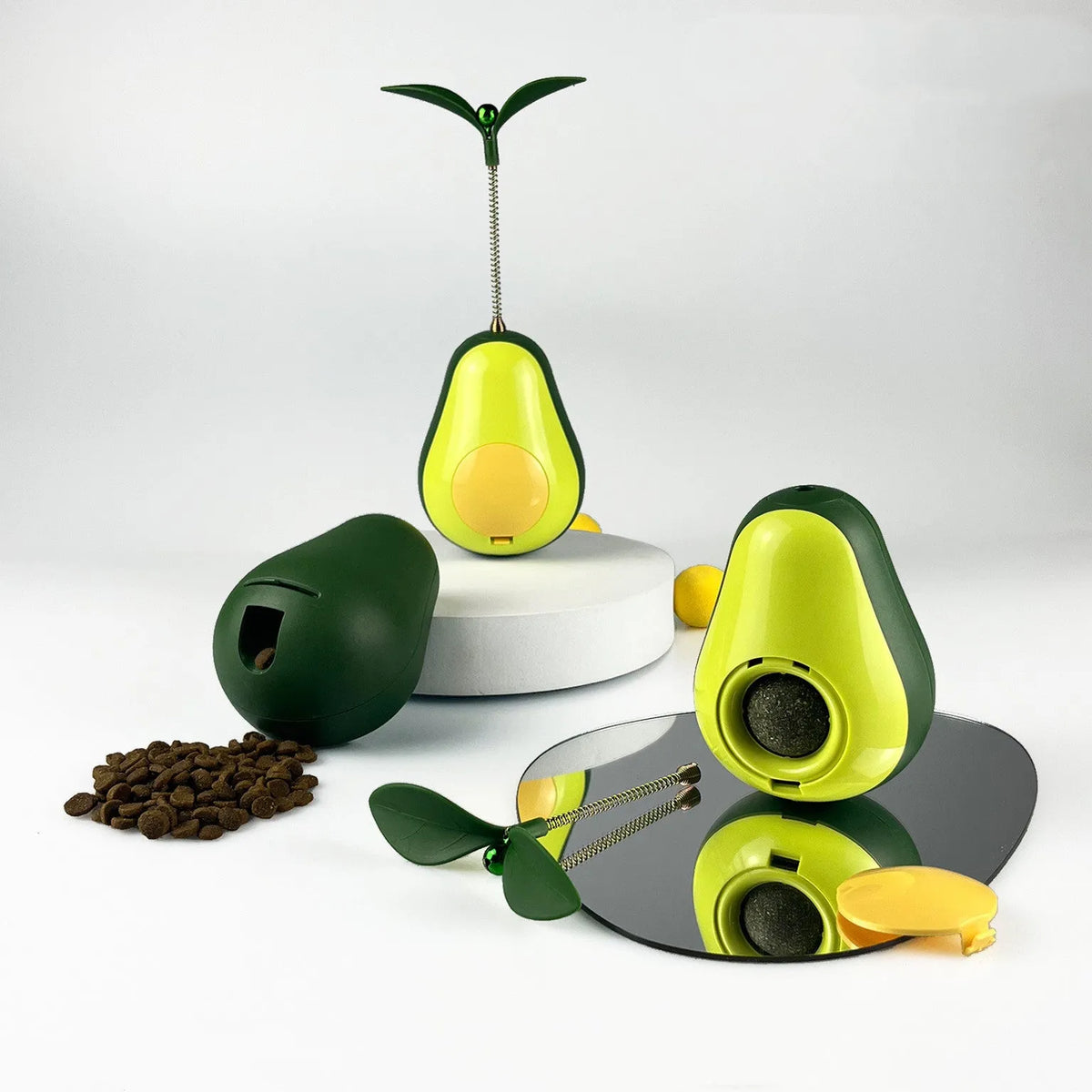 Green silicone avocado cat treat tumbler, 80x80x107mm food leakage toy for indoor cats and kittens
