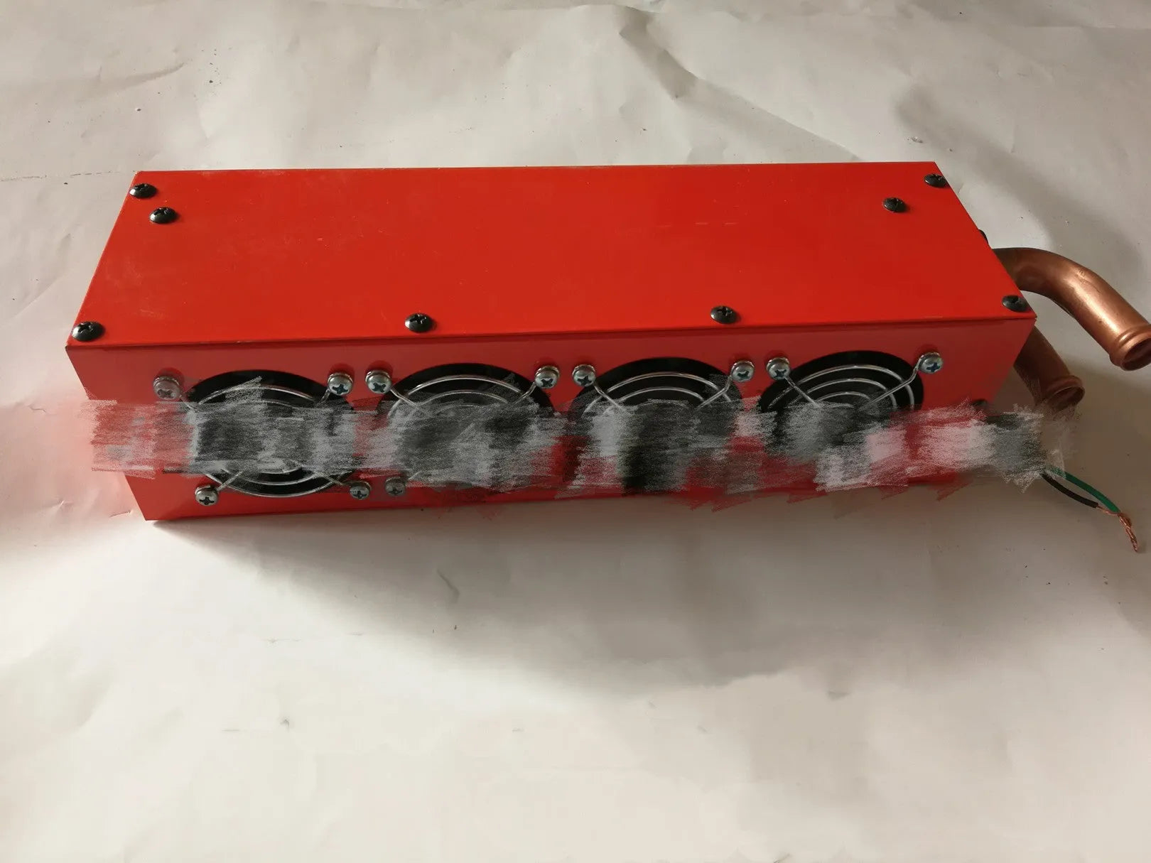 Metal car heater with copper pipe connections for 12V and 24V vehicle heating systems