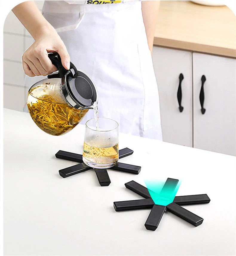 Versatile Folding Pan Mat: Heat-Resistant, Anti-Slip Insulation for Your Kitchen