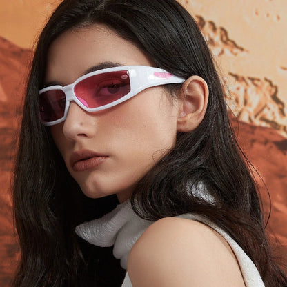 Oval frame sunglasses with UV400 protection in retro colours