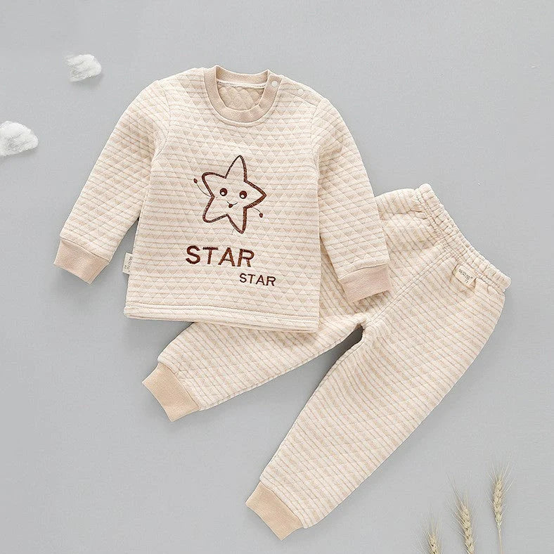 Infant warmer suit in 100% cotton with long sleeves, trousers, and buckle closure for children 66cm to 110cm tall
