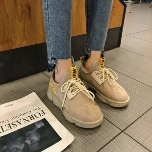 Women's Korean-style winter boots in black and beige with non-slip rubber soles