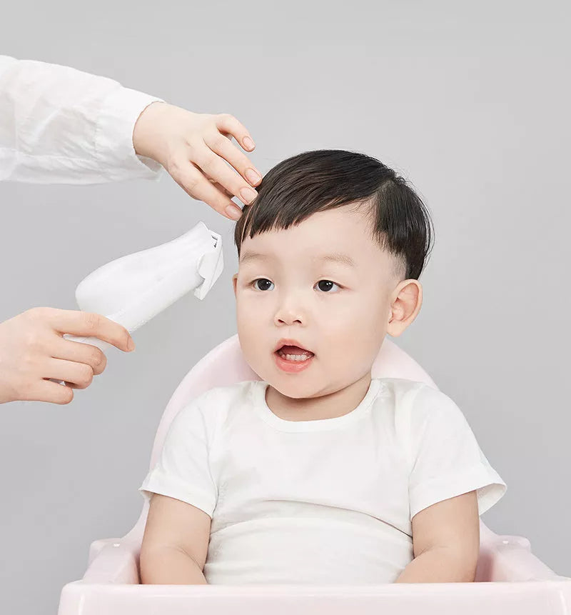 Automatic vacuum hair trimmer for babies with USB charging, blue and white options