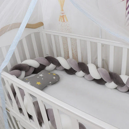 Adaptable baby crib bumper in spandex crystal velvet for safety and style