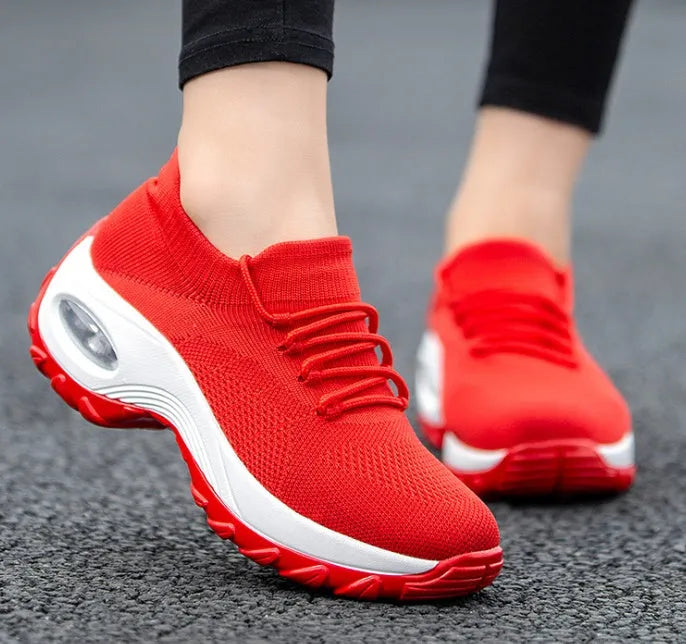 Women's flying weave running shoes with waterproof platform, round toe and 3-5cm mid heel in grey