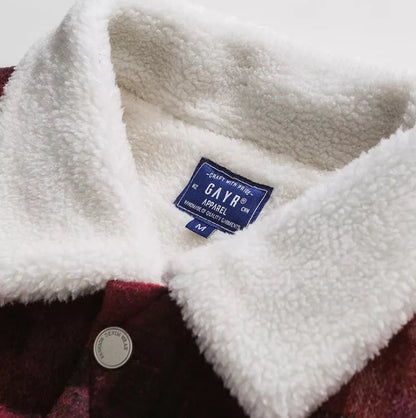 Mosaic wool lamb top in black or red, sizes M to XXL, 100% polyester fiber