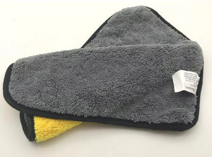 Two-color double-sided car wash towel for scratch-free cleaning, available in multiple sizes
