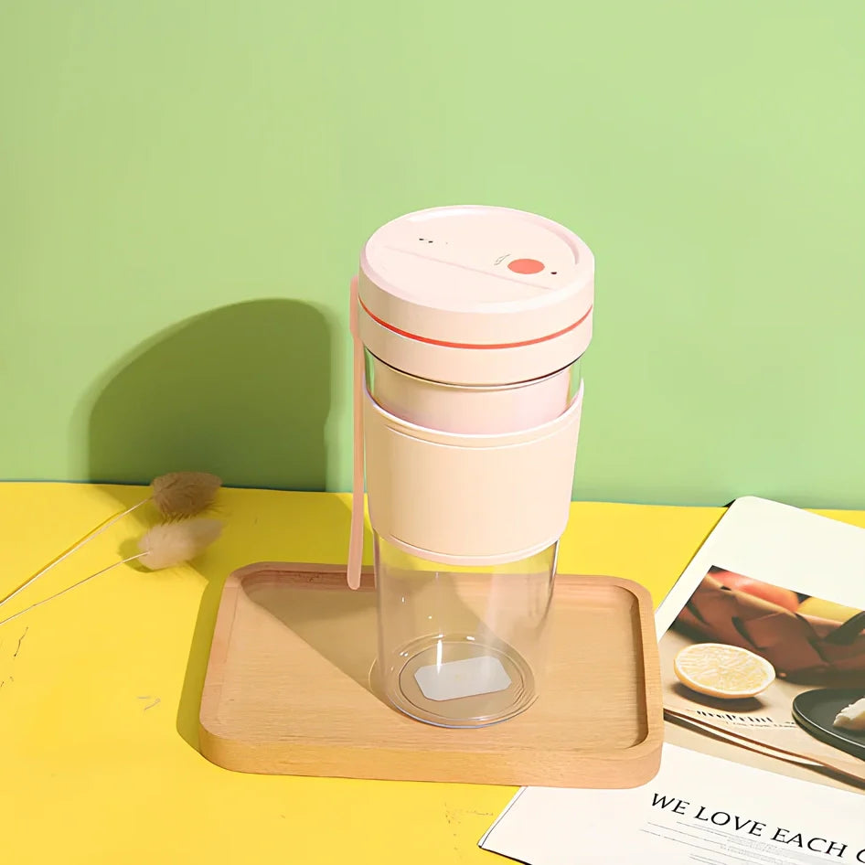 Black portable juicer cup with 304 stainless steel blades, 8cm diameter, magnetic charging port