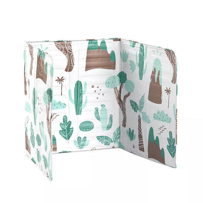 Kitchen oil splatter screen made of aluminum foil, foldable design, heat and oil proof