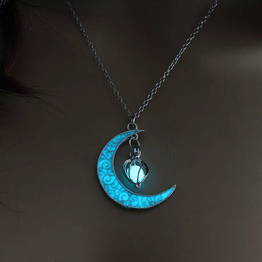 Silver-plated glowing pendant necklace with adjustable chain, luminescent feature
