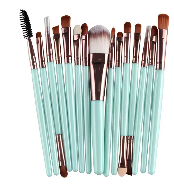 Cosmetic brush kit with 3cm nylon bristles and 14cm plastic handles in multiple colours