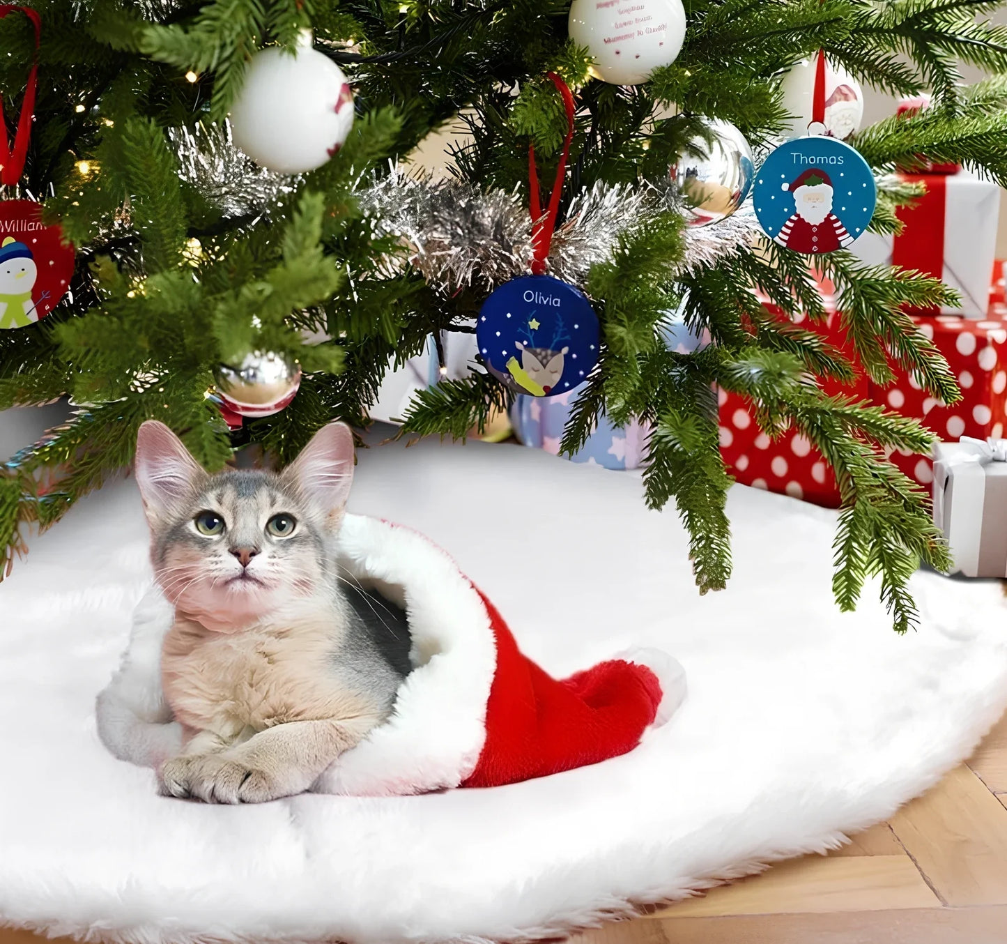 Pure white plush Christmas tree skirt in four sizes: 78cm, 90cm, 122cm, 150cm diameters