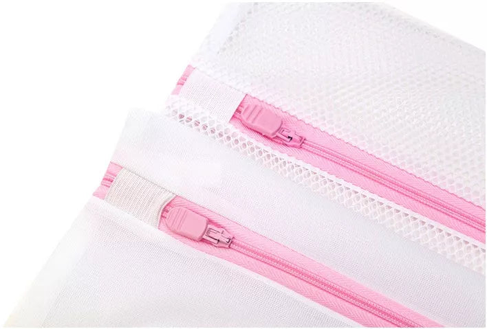 White nylon mesh laundry bag set for delicate garments protection