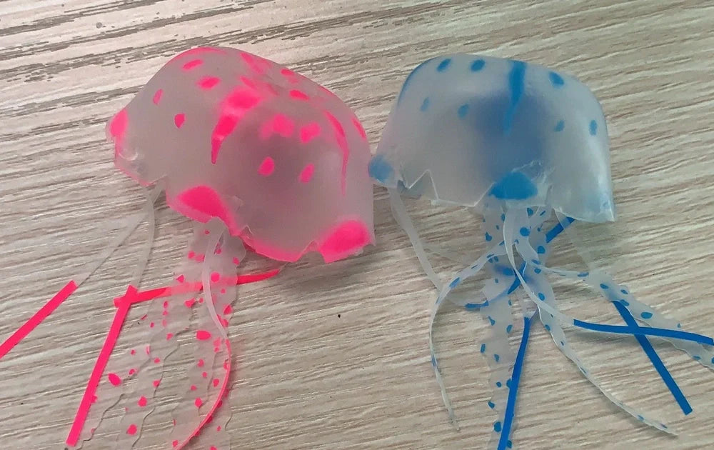 Black LED jellyfish aquarium lamp projecting 10m underwater scene from 1200mAh USB battery