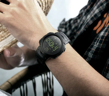 Sports smart watch with 50mm black dial and Bluetooth connectivity for iOS and Android
