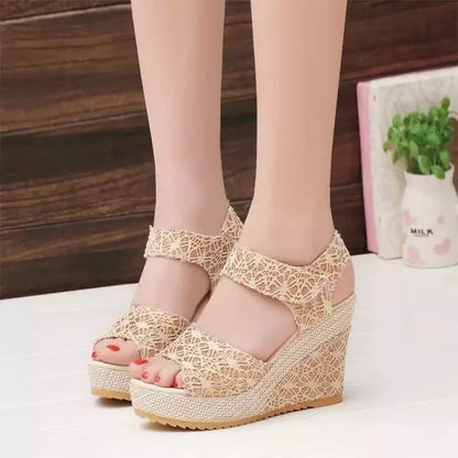 Flat bottom high heel sandals with fish mouth toe design in golden and black