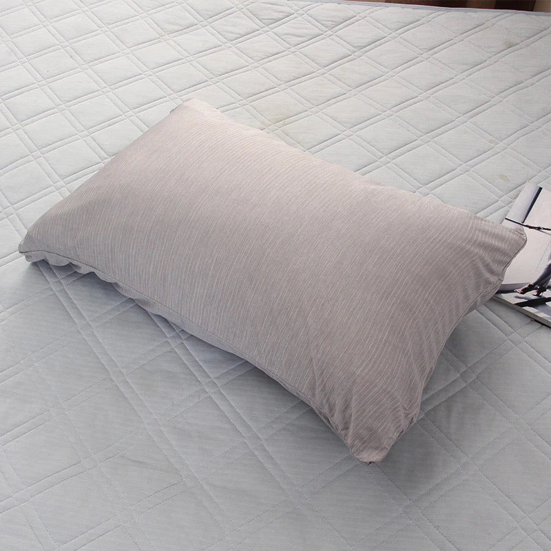 Cooling Comfort Blanket with Japanese Q-Max 0.4 cooling fibers for a refreshing sleep