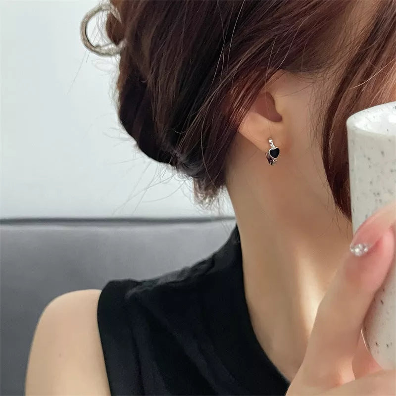 Black and red love heart earrings for women, summer ear clip with geometric design