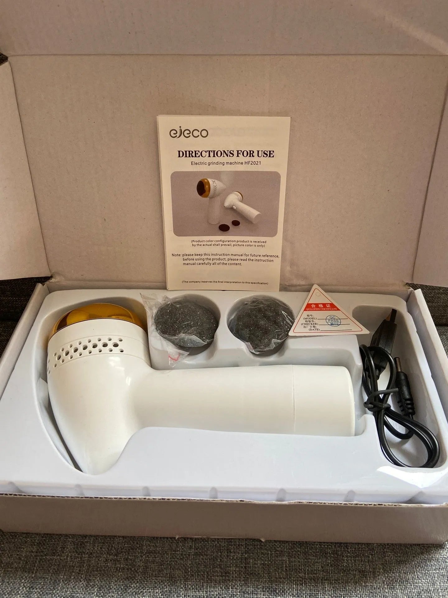 Electric vacuum foot grinder with quartz grinding head in gold, pink gold, or white silver colours