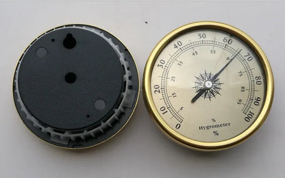 Analogue thermometer and hygrometer with 72mm aluminium dial and outer ring for humidity monitoring