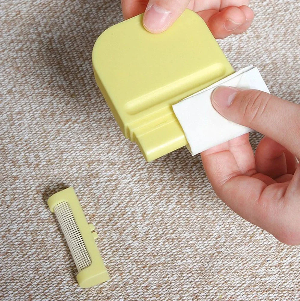 Portable manual fabric cleaning brush with removable catching net, 6.4 cm wide plastic construction