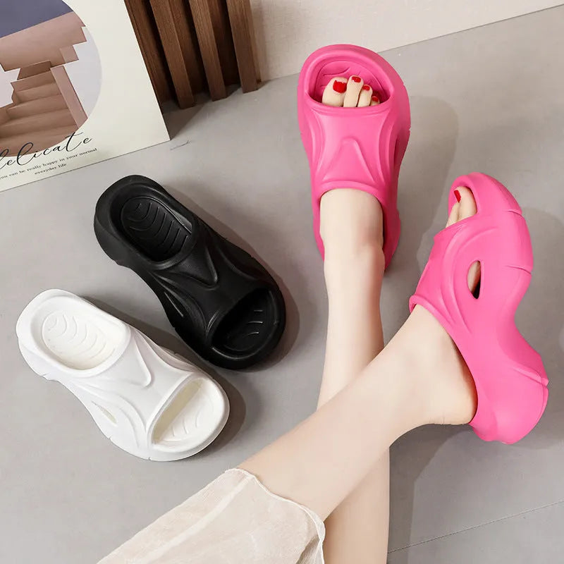 Women's thick-soled outdoor slippers, EVA foam fashion beach shoes in white, black or rose red, available in three size ranges for a comfortable summer fit